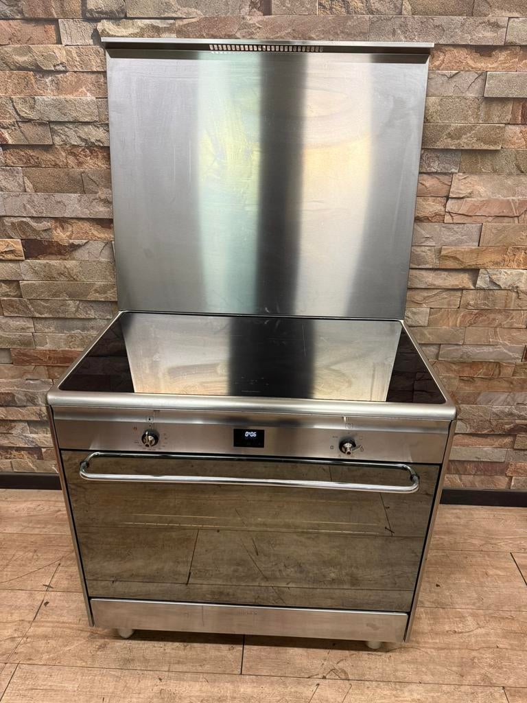 Luxe Smeg INDUCTIE Fornuis 4 zones Incl. Achterwand 90 cm, Witgoed en Apparatuur, Fornuizen, 60 cm of meer, Fornello Esperta, Ophalen of Verzenden