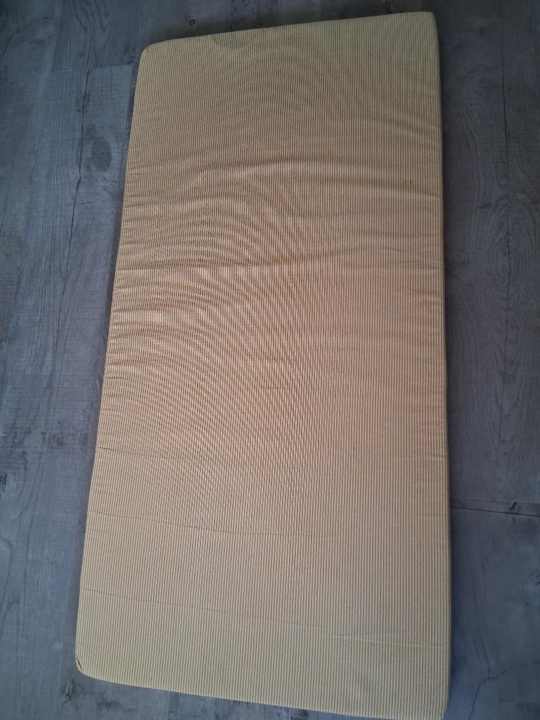 kindermatrasje + dekbed, Ophalen, Zo goed als nieuw, Minder dan 140 cm, Matras