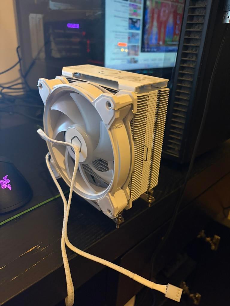 Cooler Master Hyper 212 White Edition, Ophalen of Verzenden, Zo goed als nieuw, Luchtkoeling