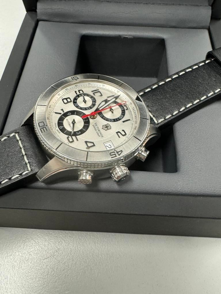 317895 Victorinox Swiss Army Ambassador Clous de Paris, Sieraden, Tassen en Uiterlijk, Horloges | Heren, Overige merken, Leer