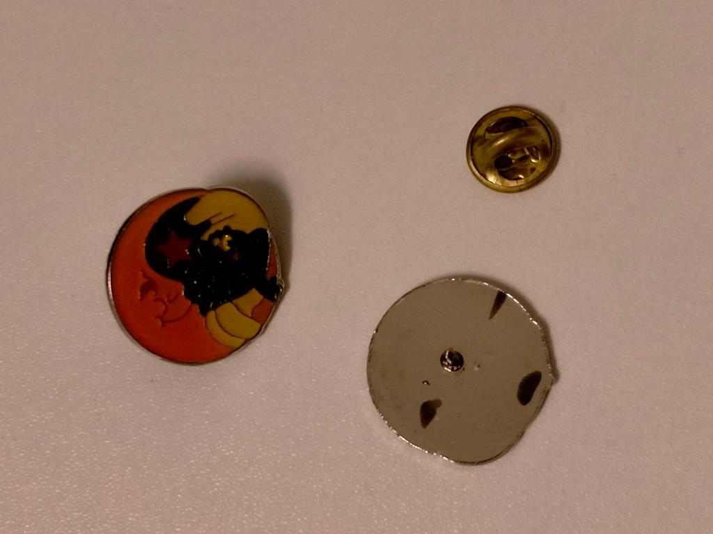 Smurfen smurf vintage logo pin RARE maan lachend, Ophalen of Verzenden, Gebruikt