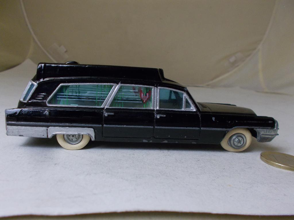 1967 Dinky Toys 267 ROUWAUTO op CADILLAC CHASSIS (Repainted), Ophalen of Verzenden, Gebruikt, Auto, Dinky Toys