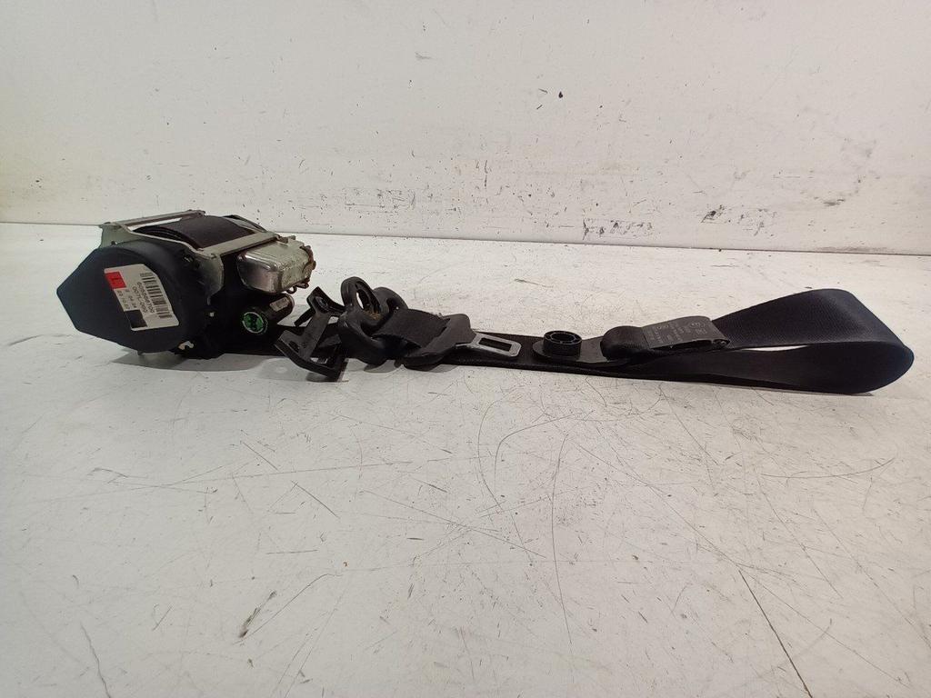 Veiligheidsgordel links voor Land Rover Freelander, Onderdelen@venauto.nl, Van der Ven Autorecycling B.V., Ettenseweg 76, 4706 PB Roosendaal, The Netherlands