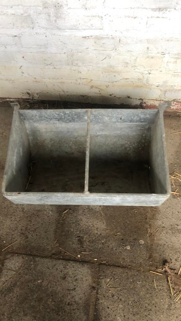 Voerbak, Dieren en Toebehoren