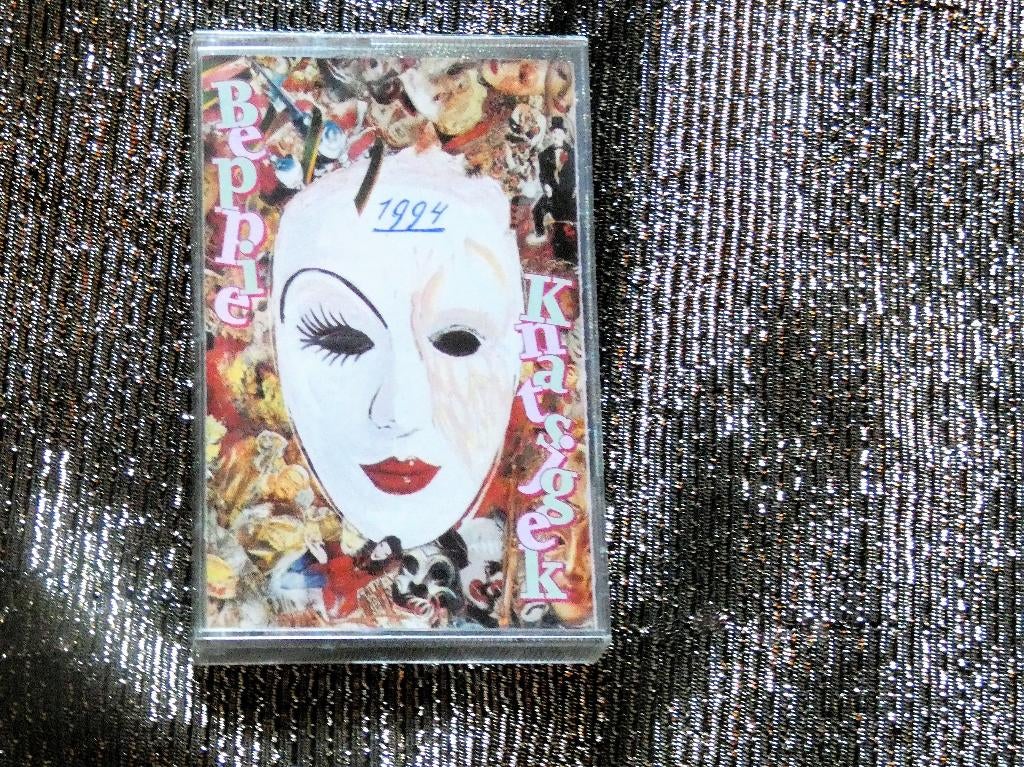 BEPPIE KRAFT - Knatsjgek (1994) cassette. Limburgs., Cd's en Dvd's, Ophalen, Gebruikt, 1 bandje