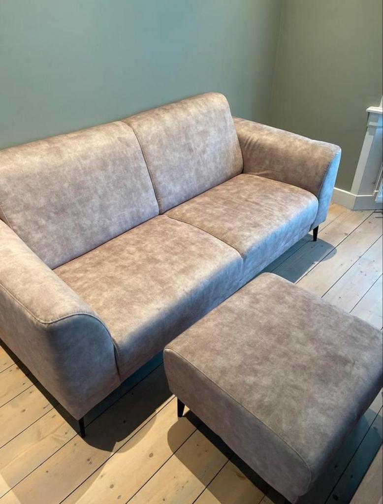 Pronto 2,5-zits bank + hocker - Zo goed als nieuw!, Ophalen, 150 tot 200 cm, Driepersoons, 75 tot 100 cm