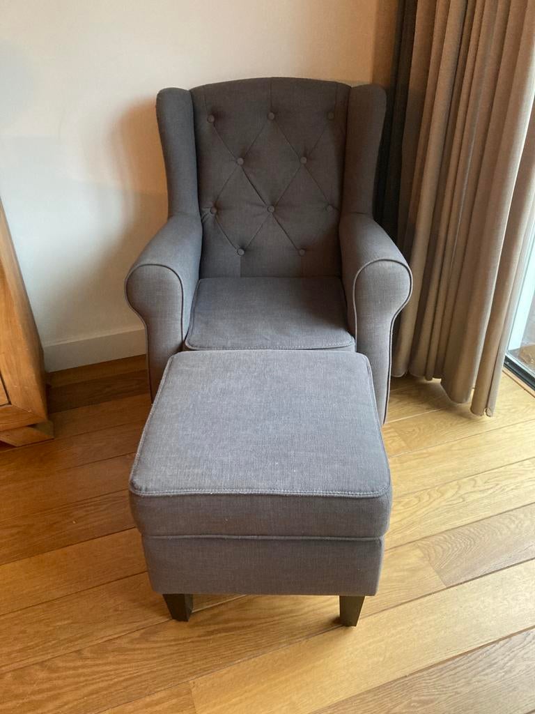 Oorfauteuil grijs met hocker, Huis en Inrichting, Fauteuils, Zo goed als nieuw, Stof, 50 tot 75 cm, Minder dan 75 cm, Ophalen