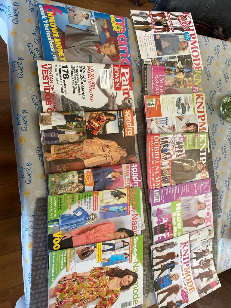 Verschillende modebladen met patronen, Hobby en Vrije tijd, Kledingpatronen, Overige merken, Vrouw, Ophalen of Verzenden, Overige typen