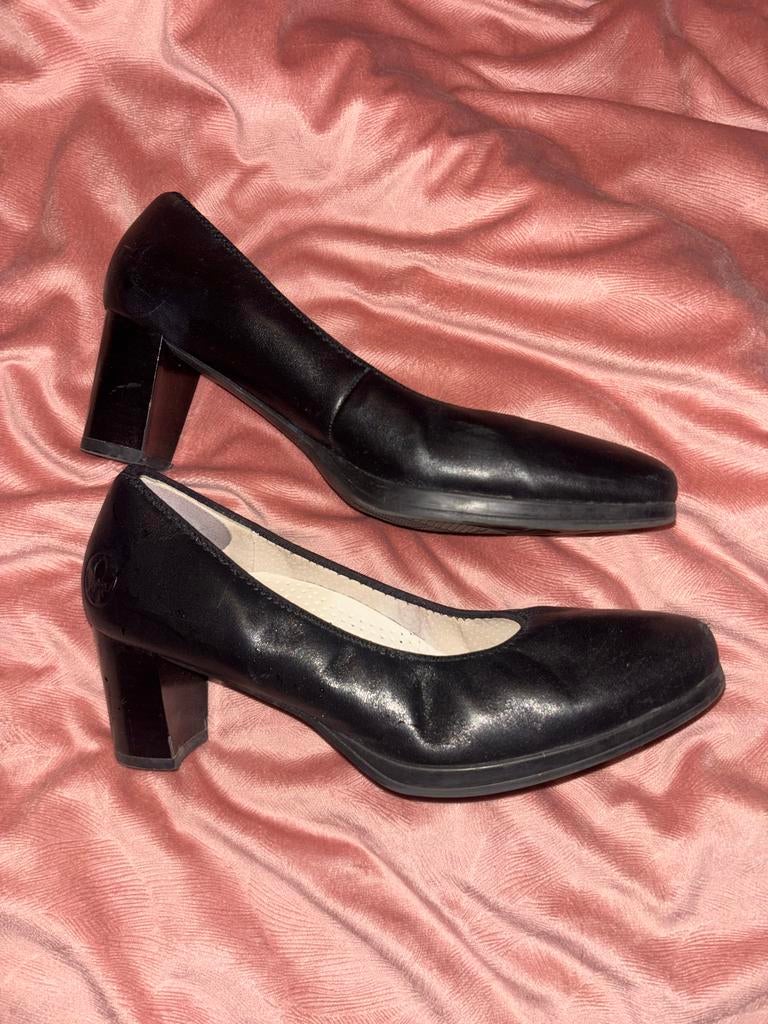 Gedragen zwarte cabin crew hakken - stewardess schoenen, Kleding | Dames, Schoenen, Verzenden, Gedragen, Zwart, Schoenen met hoge hakken