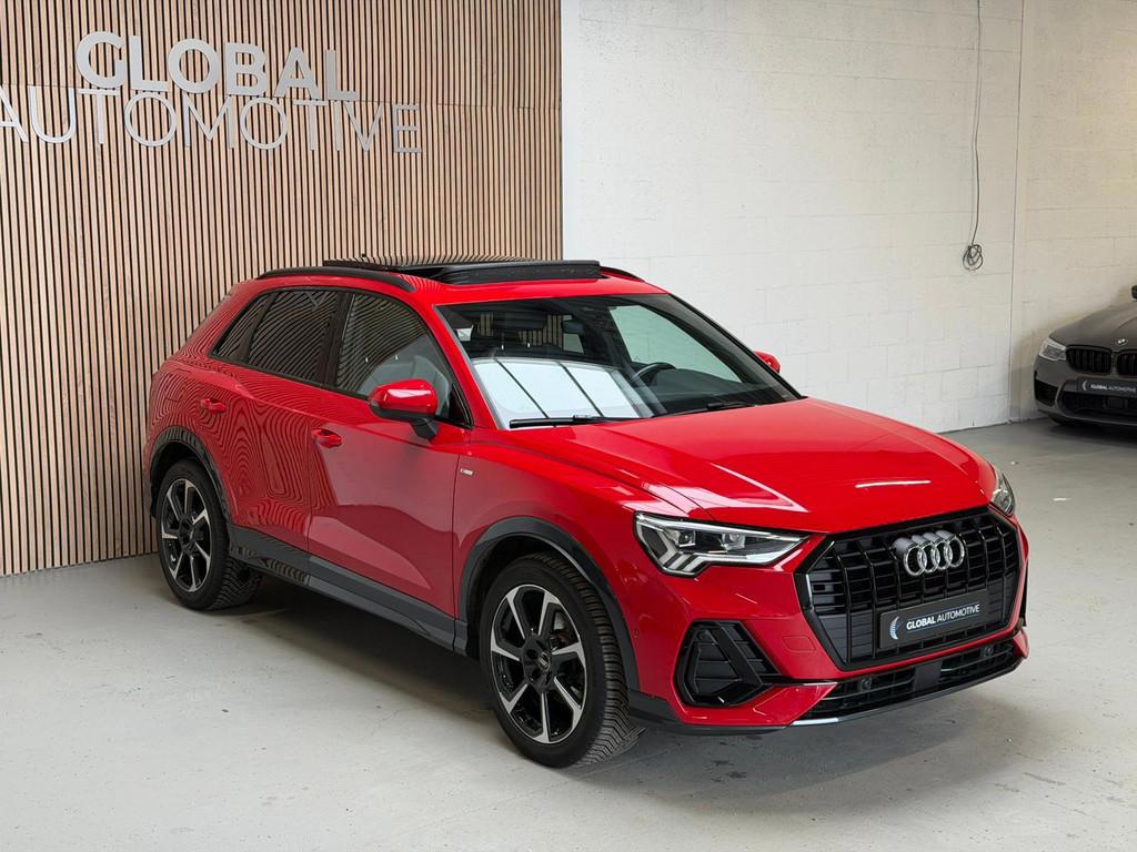 Audi Q3 35 TFSI Pro Line S line - PANO - CAMERA - B&O, Zwart, 4 cilinders, 150 pk, Leder en Stof
