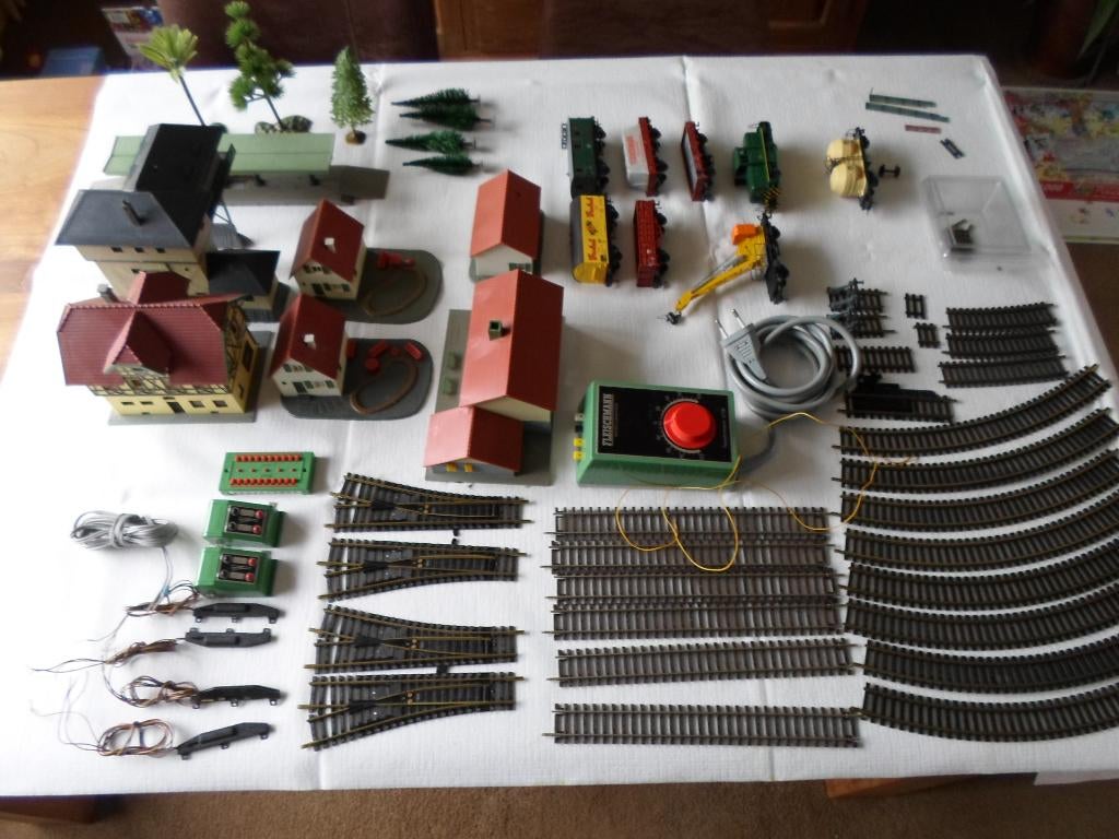 Fleischmann      Treinbaan.       Trafo,  Huisjes,   Bomen ., Ophalen of Verzenden, Gebruikt, Treinset, Fleischmann