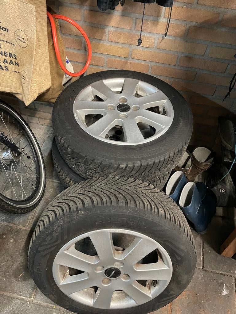 Vedestein all season banden., Ophalen, Gebruikt