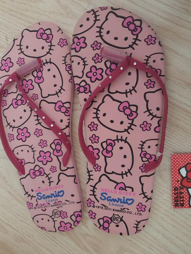 Roze Hello Kitty teenslippers maat 38 nieuw, Slippers, Nieuw, Ophalen of Verzenden, Roze