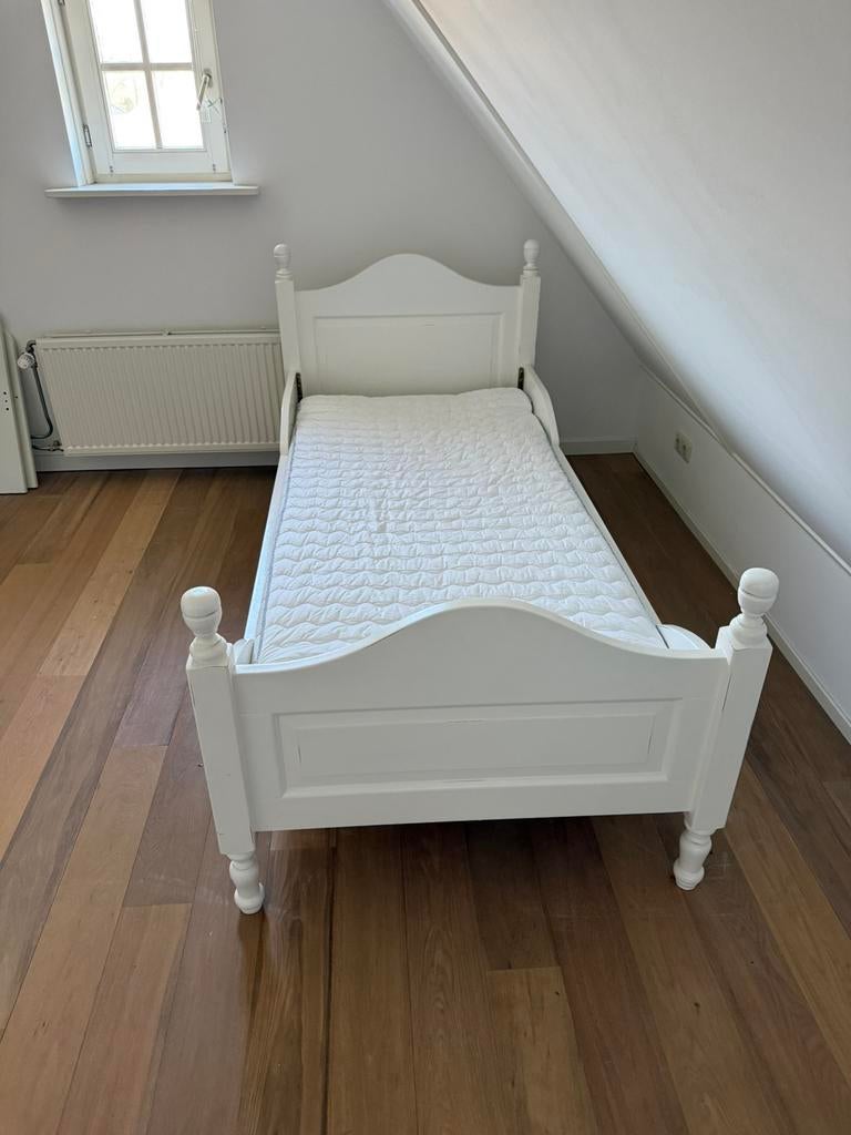 Hoogwaardig kinderbed van echt hout, Ophalen, 85 tot 100 cm, Gebruikt, Matras