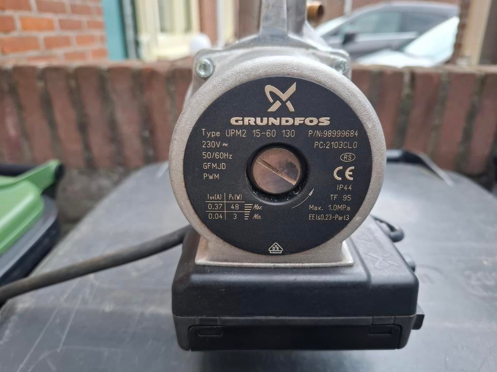 Grundfos UPM2 15-60 130 circulatiepomp, Ophalen of Verzenden