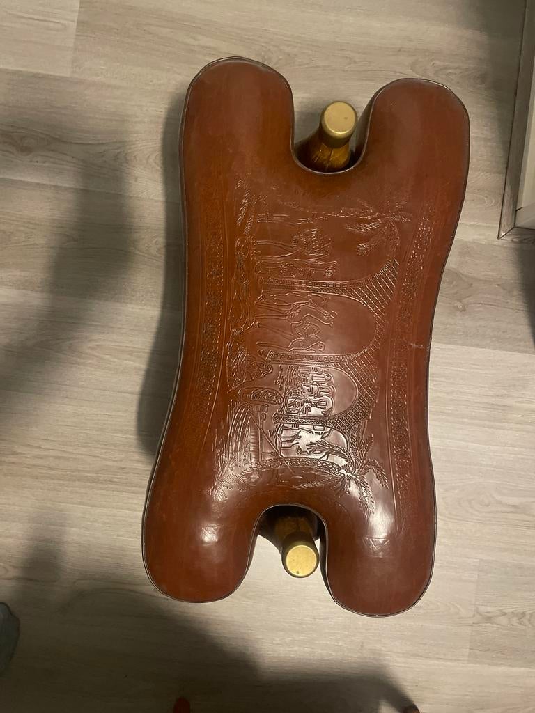 Decoratief kamelen zadel, Ophalen