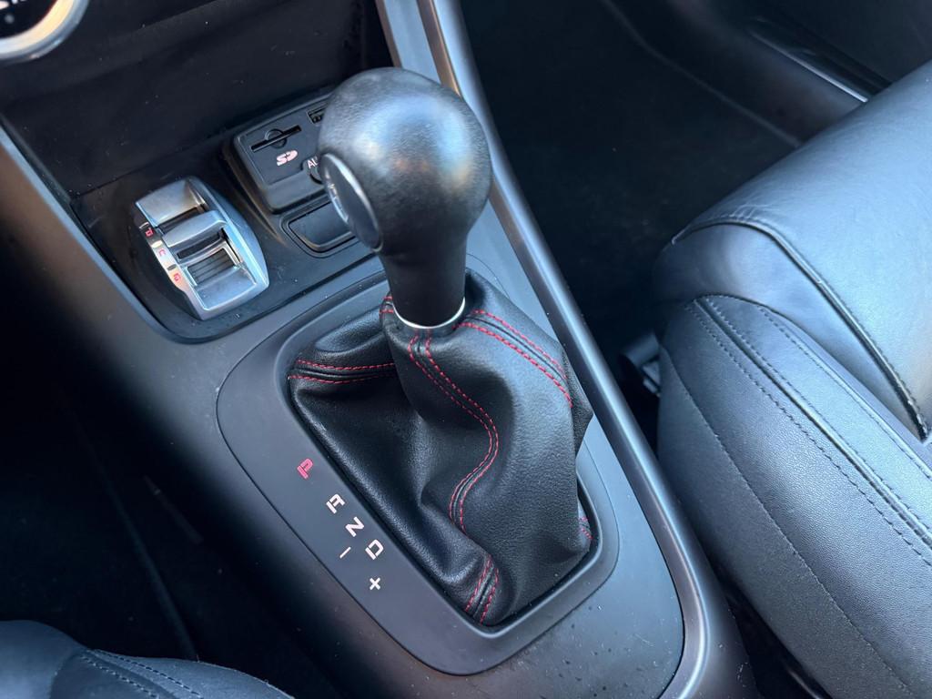 Alfa Romeo Giulietta 1.4 Turbo MultiAir Super Aut/Leer/Navi/, Auto's, Alfa Romeo, Startonderbreker, Euro 6, 4 cilinders, Zwart