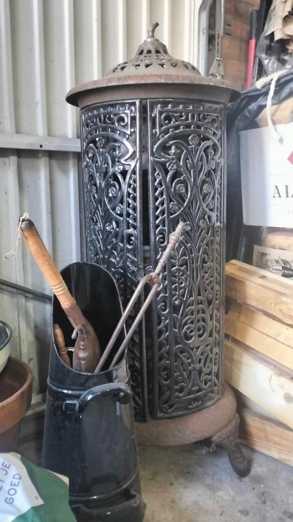 Gietijzeren Friese potkachel op kolen, Ophalen of Verzenden, Gebruikt, Hout, Houtkachel