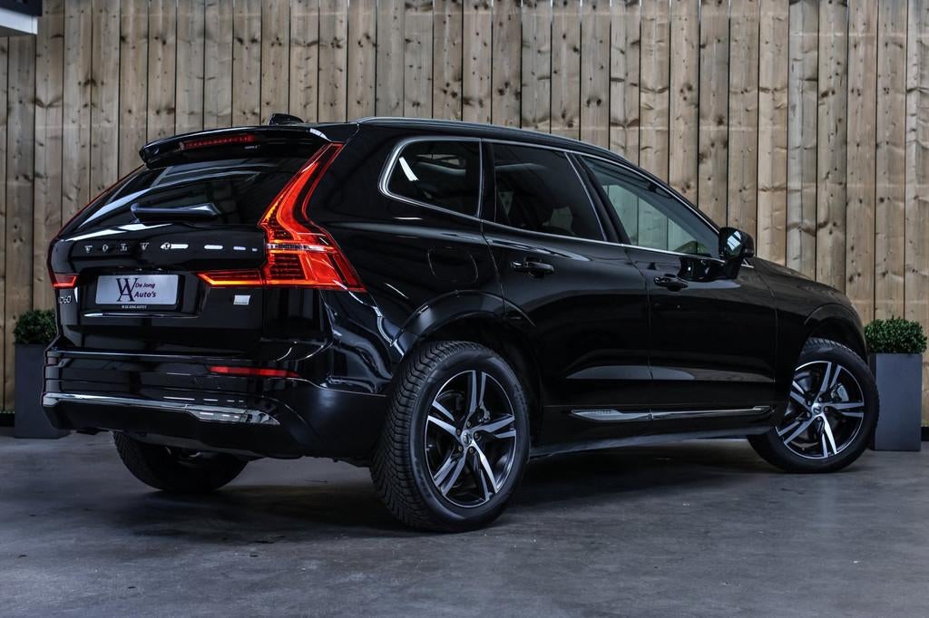 Volvo XC60 2.0 T6 Plug-in hybrid AWD Plus Bright *Pano*H/K*C, Gebruikt, 4 cilinders, 1969 cc, Zwart