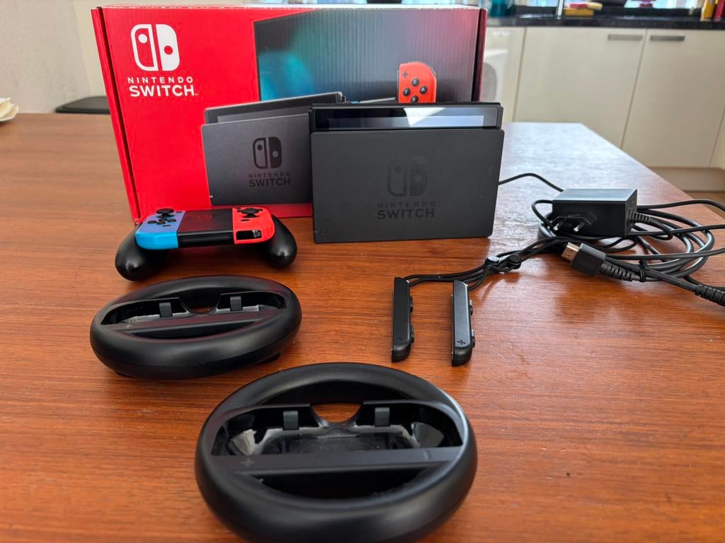 Switch 1 incl stuurtjes en hoesje, Ophalen, Gebruikt, Met 1 controller, Switch Original