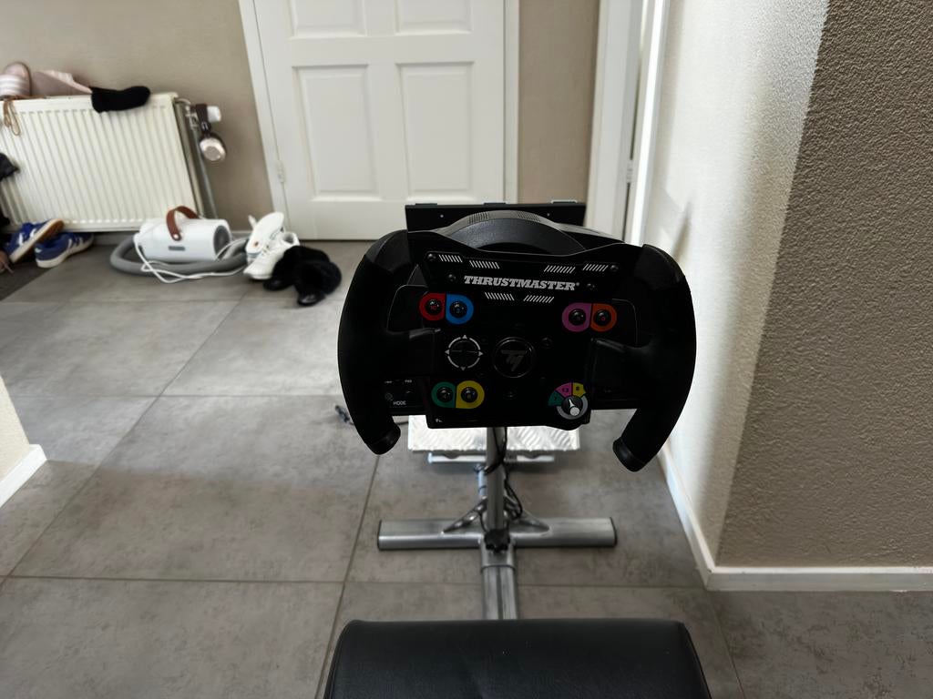 Thrustmaster T300 Ferrari en F1 + Playseat, Ophalen, Gebruikt, 1 speler, Racen en Vliegen