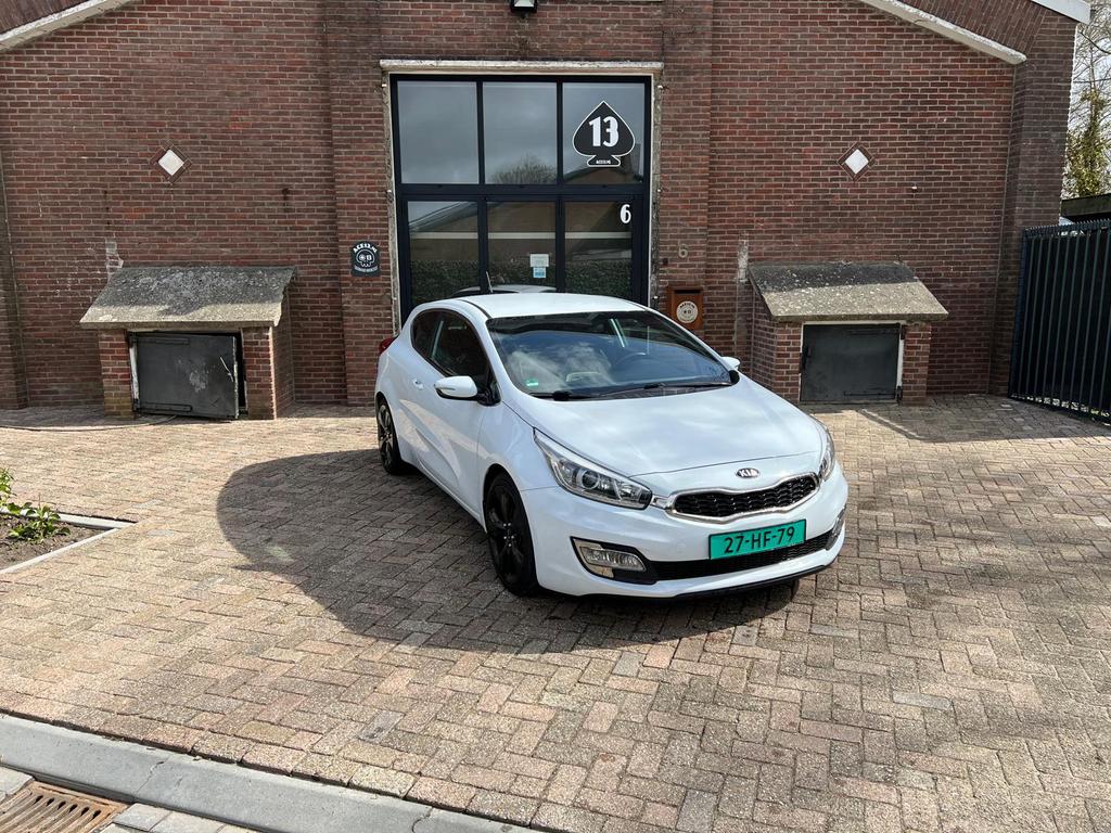 Kia (Pro) Cee d 1.6 GDI 2015 Wit, Auto's, Voorwielaandrijving, Stof, 4 cilinders, Wit