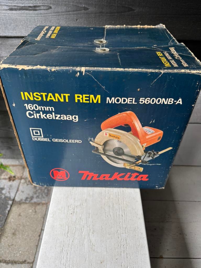 Heel oude Makita cirkelzaag paar keer gebruikt., Ophalen of Verzenden, Zo goed als nieuw, 1200 watt of meer, Overige typen