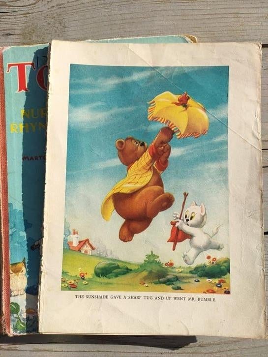 15 losse platen uit Tom Puss in Nursery Rhymeland, Ophalen of Verzenden, Gelezen, Marten Toonder, Prentenboek