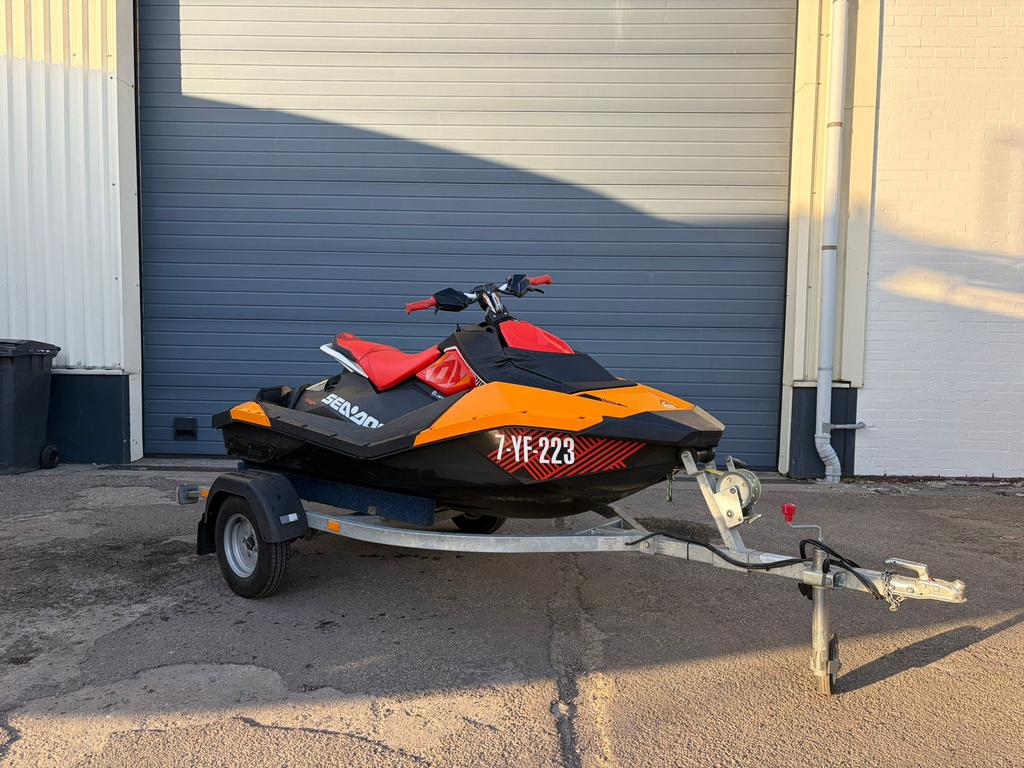 Sea-Doo Spark Trixx 2018 (2-up) incl. Zeer nette Jetloader, Ophalen, Zo goed als nieuw, Benzine, 70 tot 120 pk
