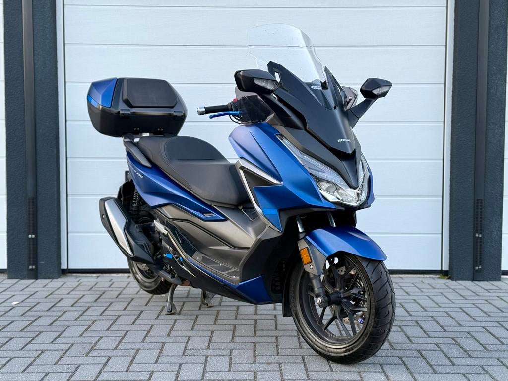 Honda Forza 350 | 2022 | 3400km | Nieuwstaat, Scooter, Particulier, 12 t/m 35 kW, Minimaal motorrijbewijs A2