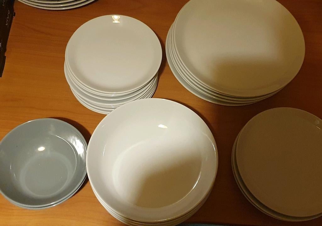 Divers ah vivo villeroy en boch porselein servies borden kom, Ophalen of Verzenden, Zo goed als nieuw, Effen, Porselein