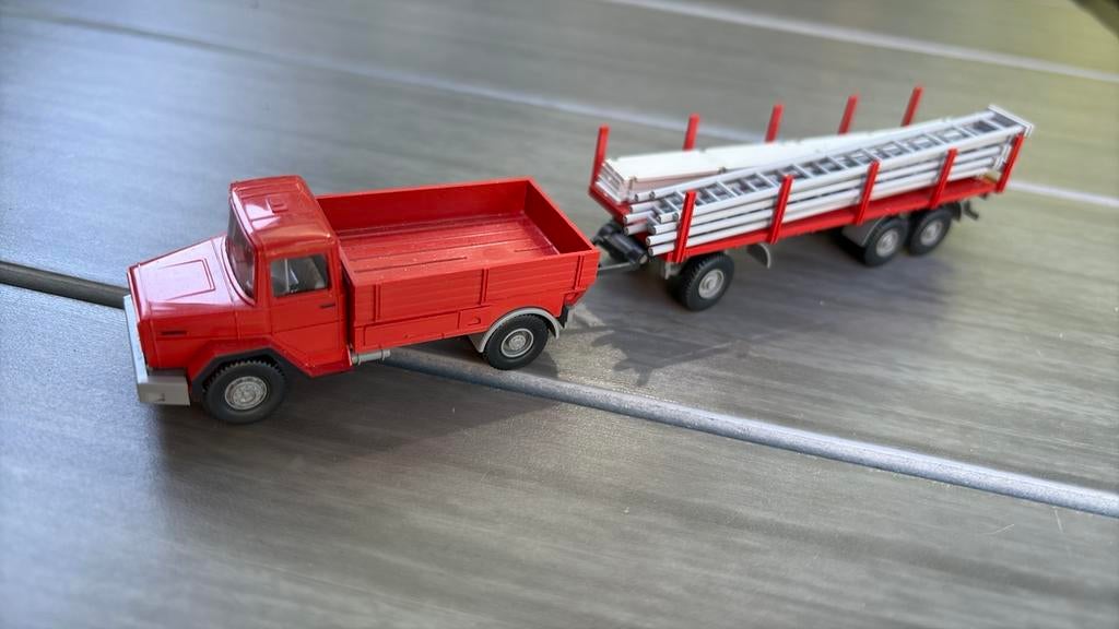 WIKING 039206 MAGIRUS DEUTZ SCAFFOLDING TRAILER TRUCK. 1:87, Ophalen of Verzenden, Zo goed als nieuw, Bus of Vrachtwagen, Wiking
