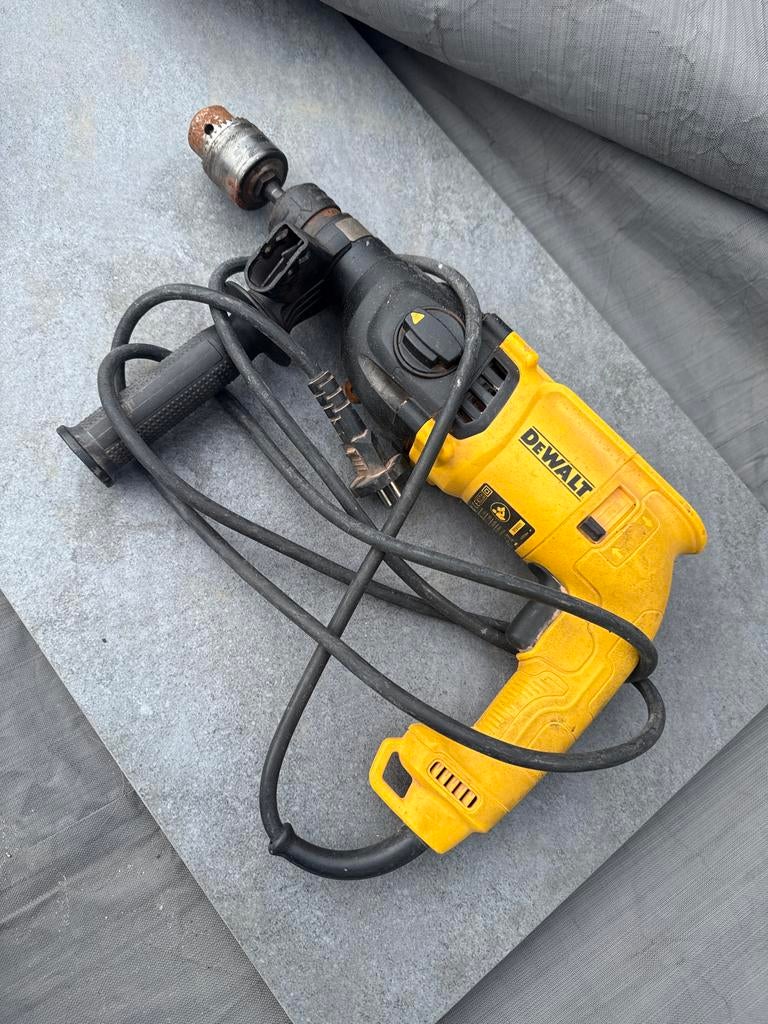 Dewalt Klopboormachine - Gebruikt maar functioneel, Boormachine, Ophalen of Verzenden, Klopboormechanisme, Gebruikt