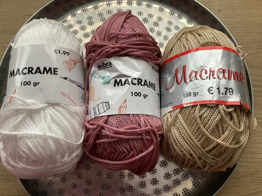 3 bollen macramé garen, Textiel, Nieuw, Meerkleurig, Ophalen of Verzenden