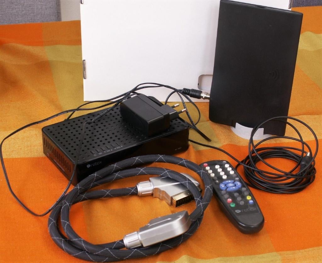 KPN Digitenne Rebox RE-1800T tv-decoder incl afstandsbedieni, Audio, Tv en Foto, Schotelantennes, Ophalen of Verzenden, Nieuw