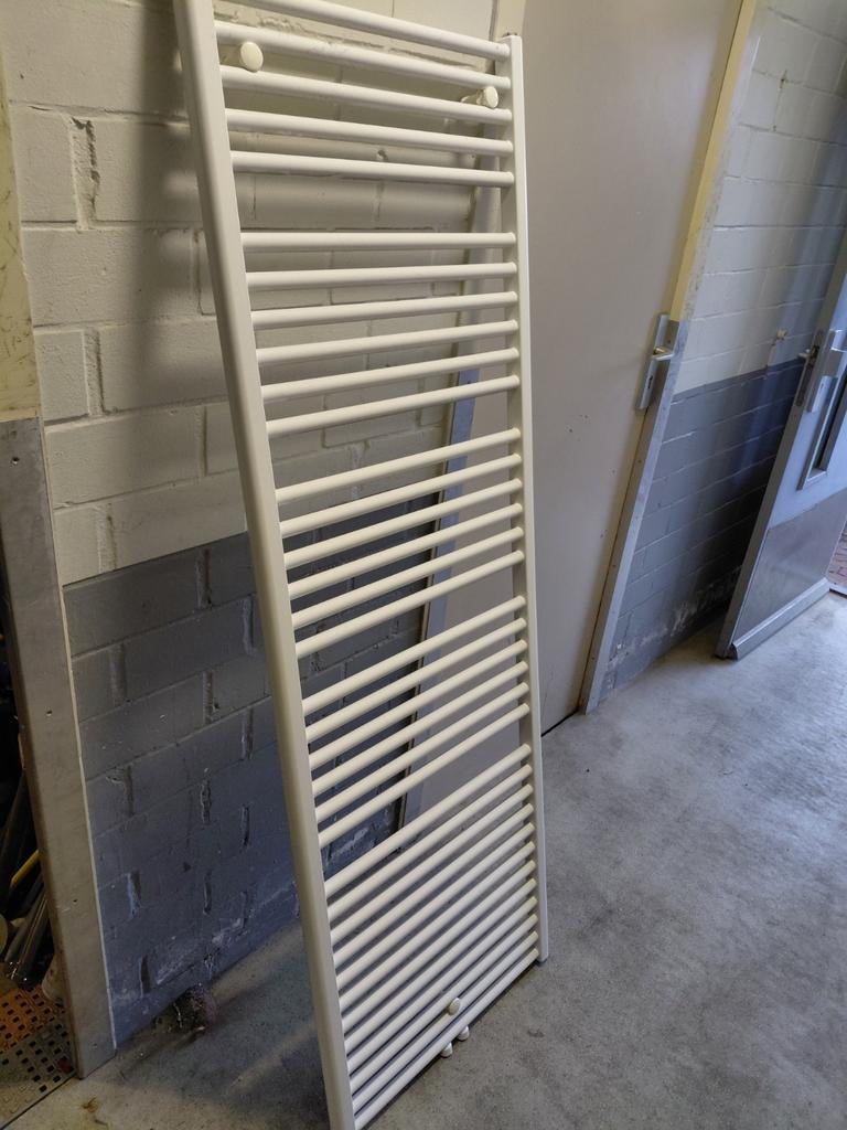 Douche design radiator wit, Doe-het-zelf en Verbouw, Verwarming en Radiatoren, Radiator, Ophalen of Verzenden, Zo goed als nieuw