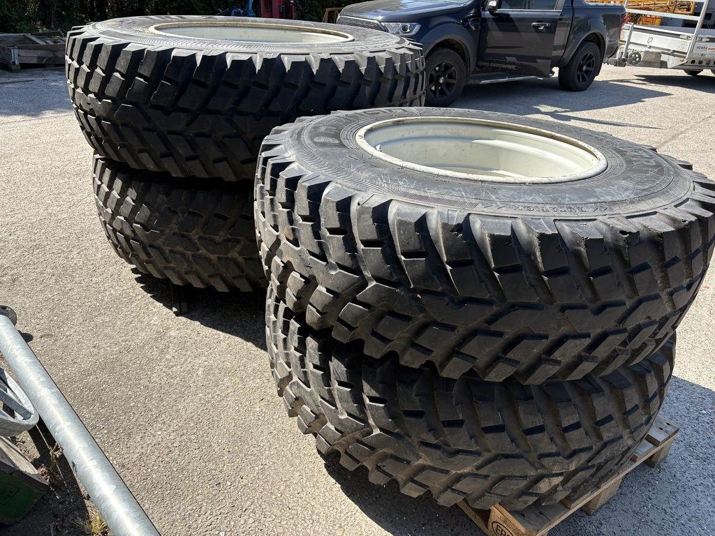 Nokian 540/80R38 en 440/80R28 gazonbanden, Zakelijke goederen, Agrarisch | Onderdelen | Banden, Velgen en Assen
