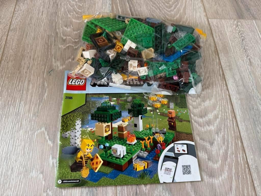 LEGO Minecraft De Bijenboerderij 21165, Kinderen en Baby's, Speelgoed | Duplo en Lego, Zo goed als nieuw, Complete set, Ophalen of Verzenden