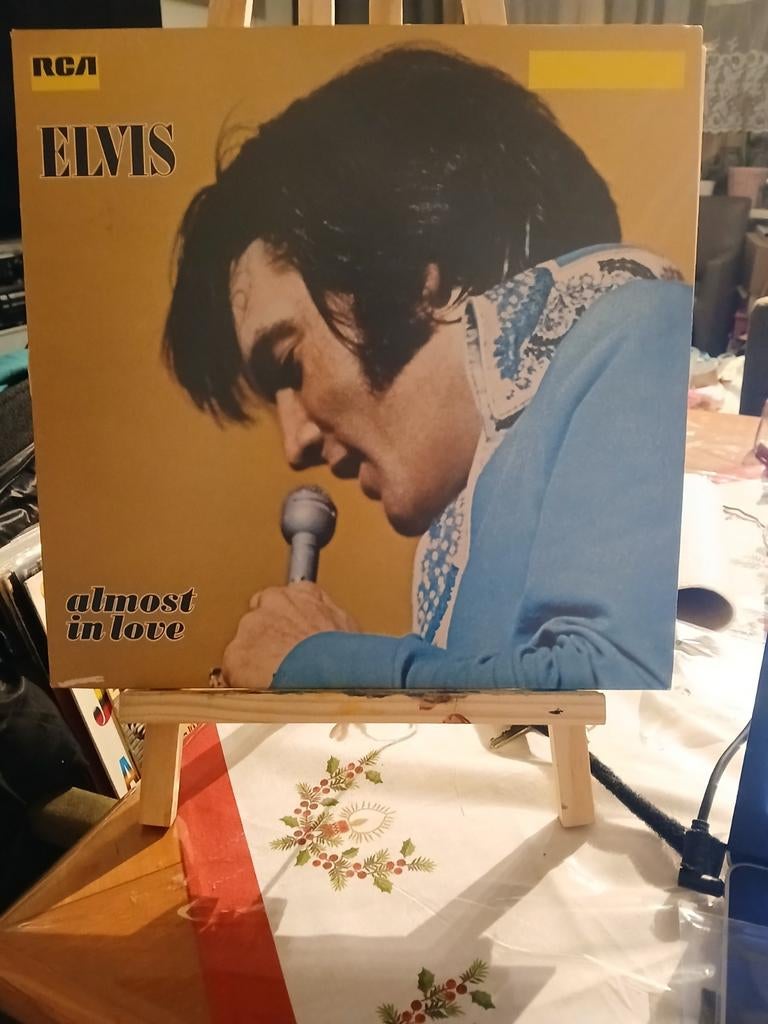 Elvis Presley - Almost in Love LP (RCA), Ophalen of Verzenden, Gebruikt, 12 inch