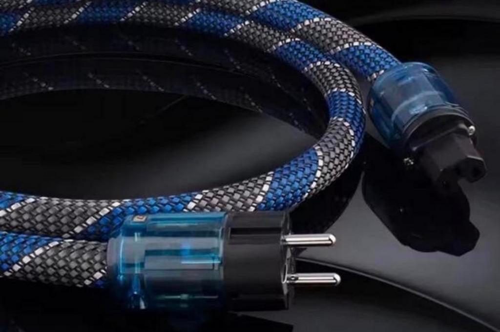 Audio Netsnoer Powercable  HQ 1.5 meter, Audio, Tv en Foto, Audiokabels en Televisiekabels, Ophalen of Verzenden, Zo goed als nieuw