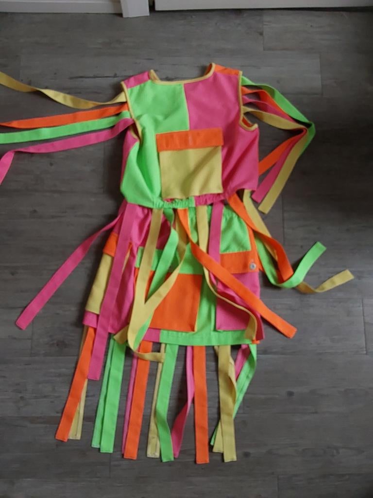 Neon Fluor kledingset 10, Ophalen of Verzenden, Zo goed als nieuw, Carnaval
