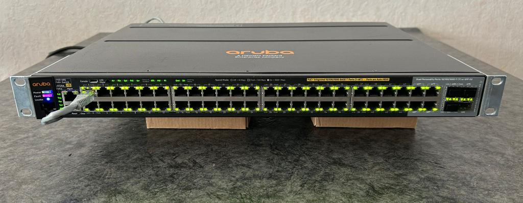 HPE Aruba 2920 48G POE+ Switch, Computers en Software, Netwerk switches, Ophalen, Gebruikt