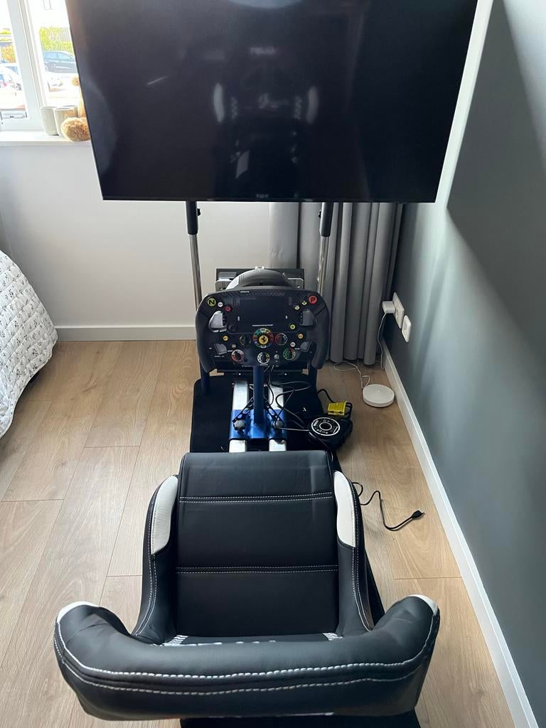 Thrustmaster T-GT II, SF1000 Ferrari stuur & Game Seat Pro, Ophalen, Zo goed als nieuw, Racen en Vliegen