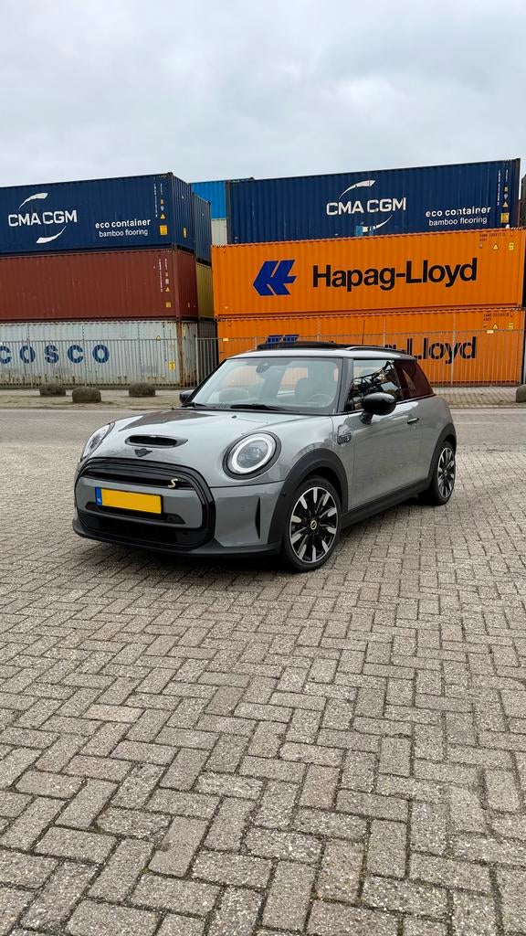 Mini Cooper SE Full Option Pano, H&K, Headup, Camera, Cruise, 4 stoelen, Leder en Stof, 93 kWh, Elektrisch