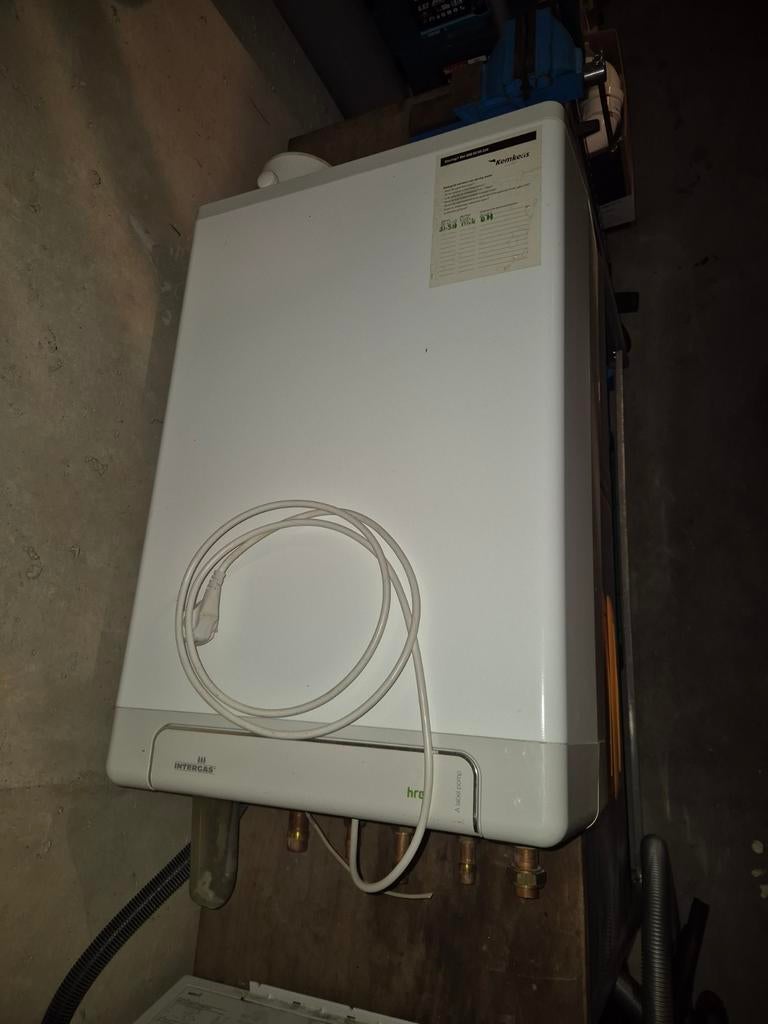 Intergas kompakt HRE 28/24 A, Doe-het-zelf en Verbouw, Verwarming en Radiatoren, Ophalen, 30 tot 80 cm, Gebruikt, Cv-ketel of Combi-ketel