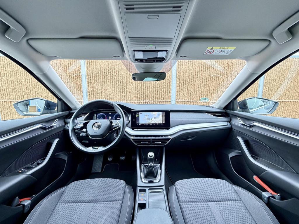 Skoda Octavia Combi 1.0 TSI Business Edition Plus Stuur&stoe, Voorwielaandrijving, Gebruikt, Euro 6, Blauw