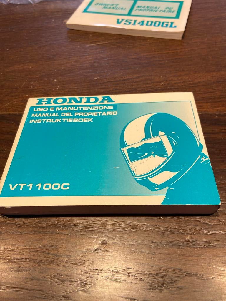 Instructieboek Honda VT1100 - Nederlands - Uitstekende staat, Motoren, Ophalen of Verzenden, Honda