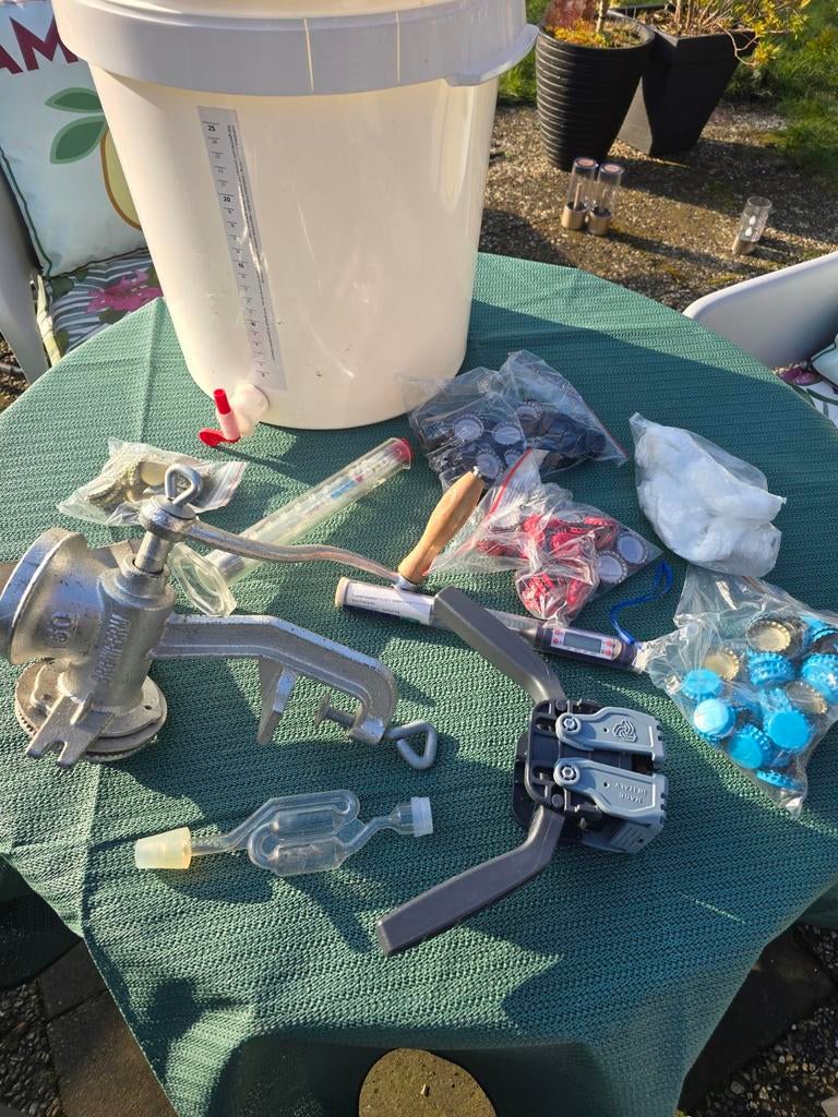 Brouwstarterspakket: Maak je eigen bier!, Hobby en Vrije tijd, Overige Hobby en Vrije tijd, Ophalen, Gebruikt