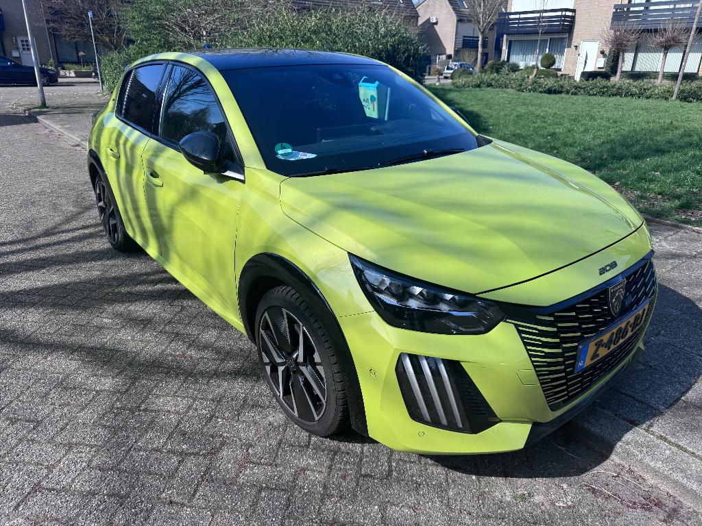 Peugeot 208 GT Hybrid 136 | 360 Vision | Stoelverwarming, Euro 6, 1199 cc, Alcantara, Origineel Nederlands