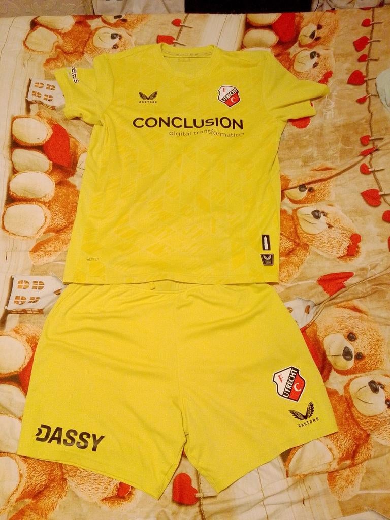 Maat L FC Utrecht keepers kleding 2026, Kleding | Heren, Sportkleding, Ophalen of Verzenden, Gedragen, Maat 52/54 (L), Geel